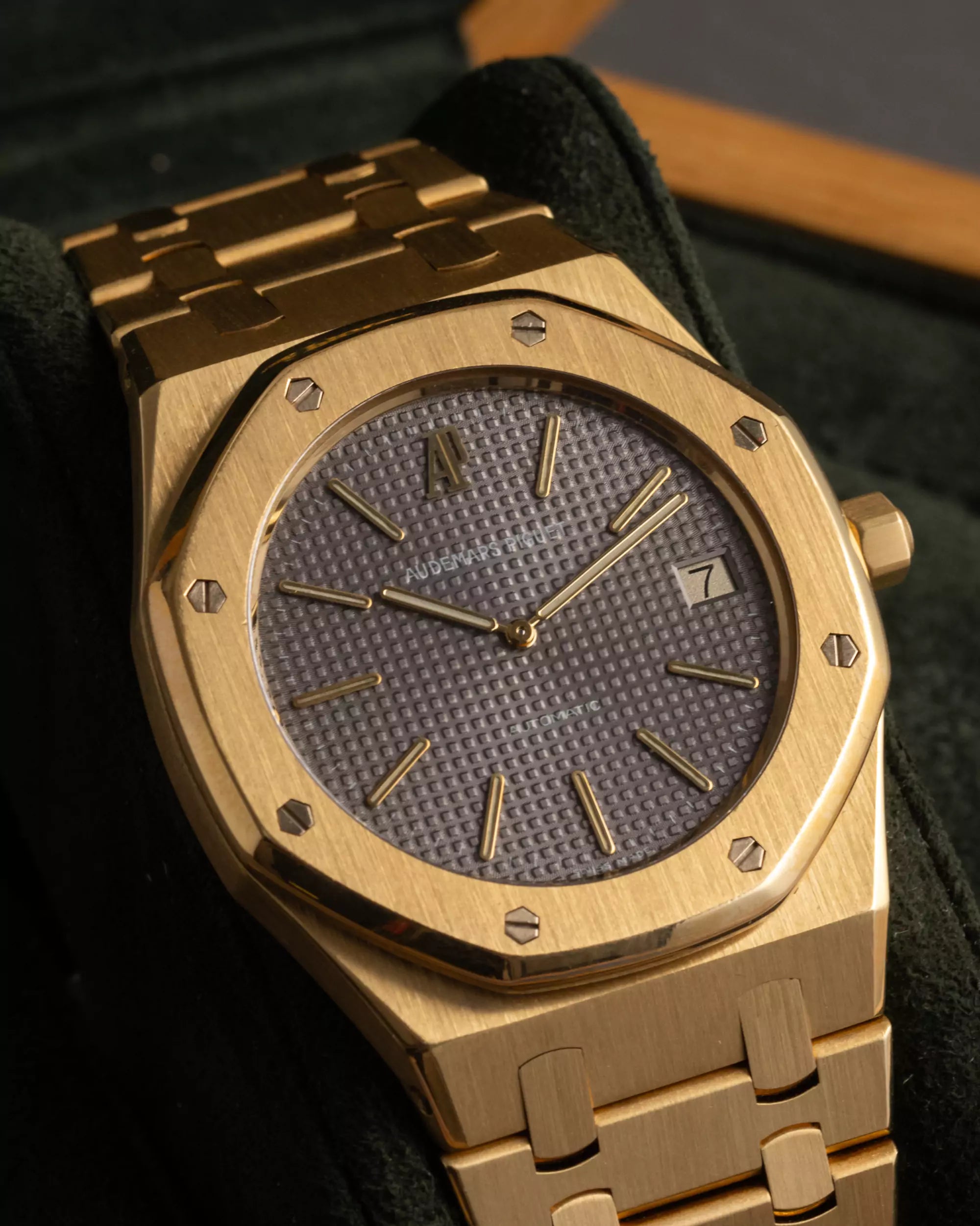 Audemars Piguet Royal Oak "Jumbo" 14802BA.OO.0944BA.01